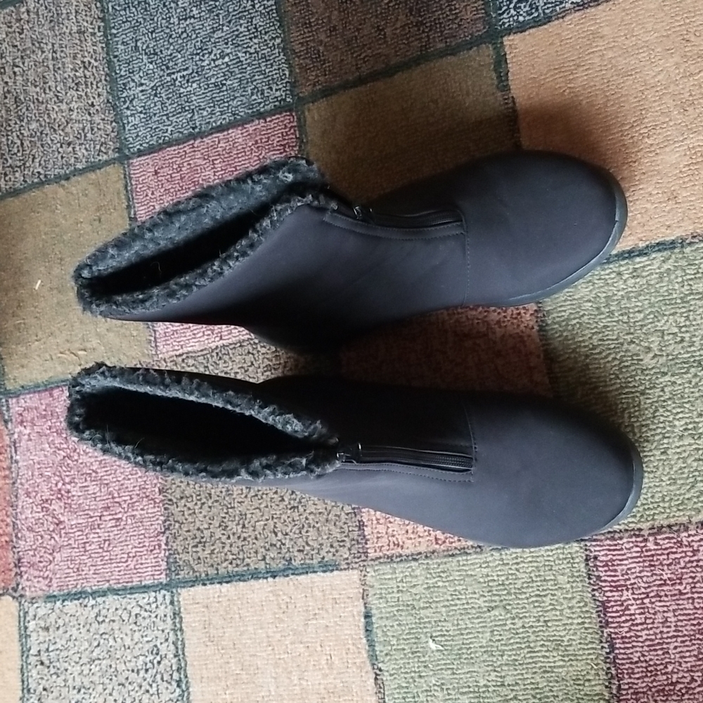 Propet winter boots size 9.5 Wide